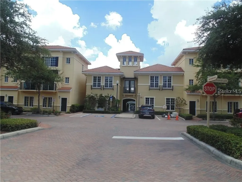 135 Grand Beach Place Tampa FL 33609
