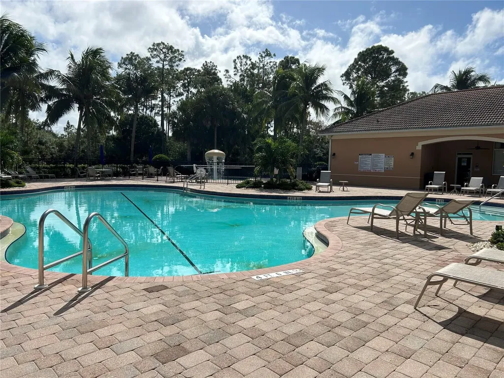 2571 Laurentina Lane Cape Coral FL 33909