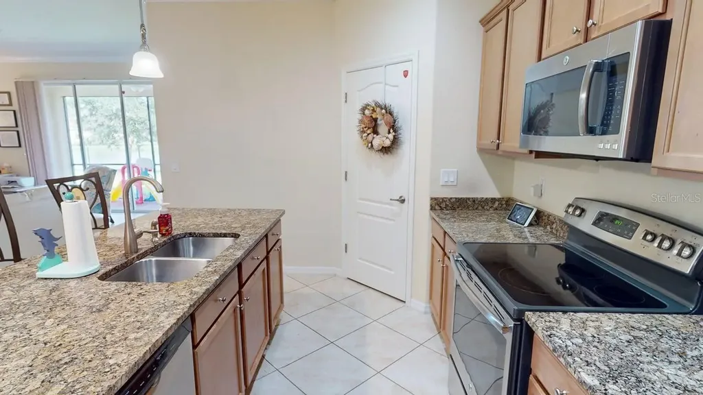 2571 Laurentina Lane Cape Coral FL 33909