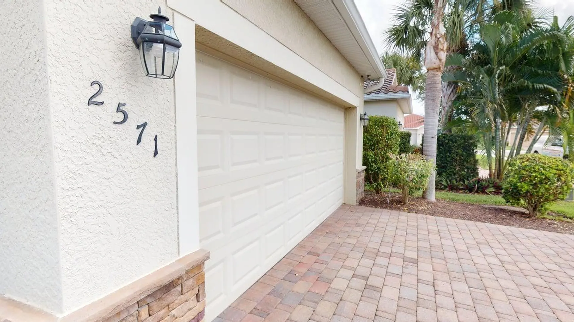 2571 Laurentina Lane Cape Coral FL 33909
