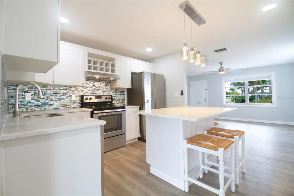 4470 Mainlands Boulevard W Pinellas Park FL 33782
