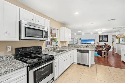 1702 Elaine Avenue Altamonte Springs FL 32701