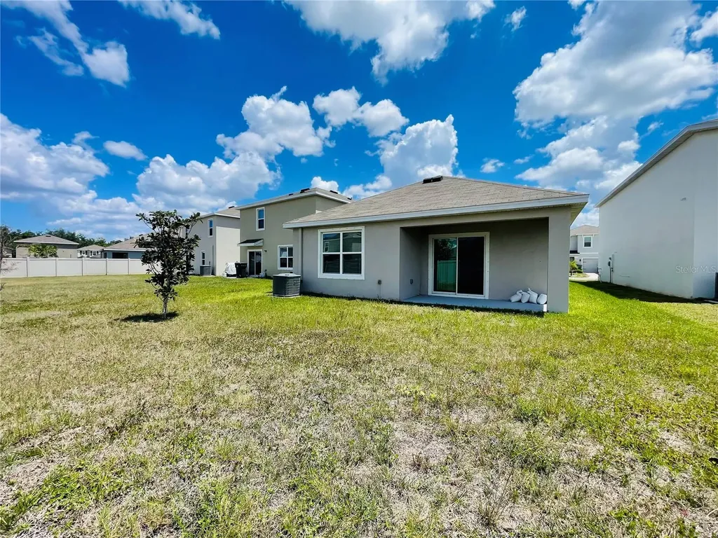 17043 Oval Rum Drive Wimauma FL 33598