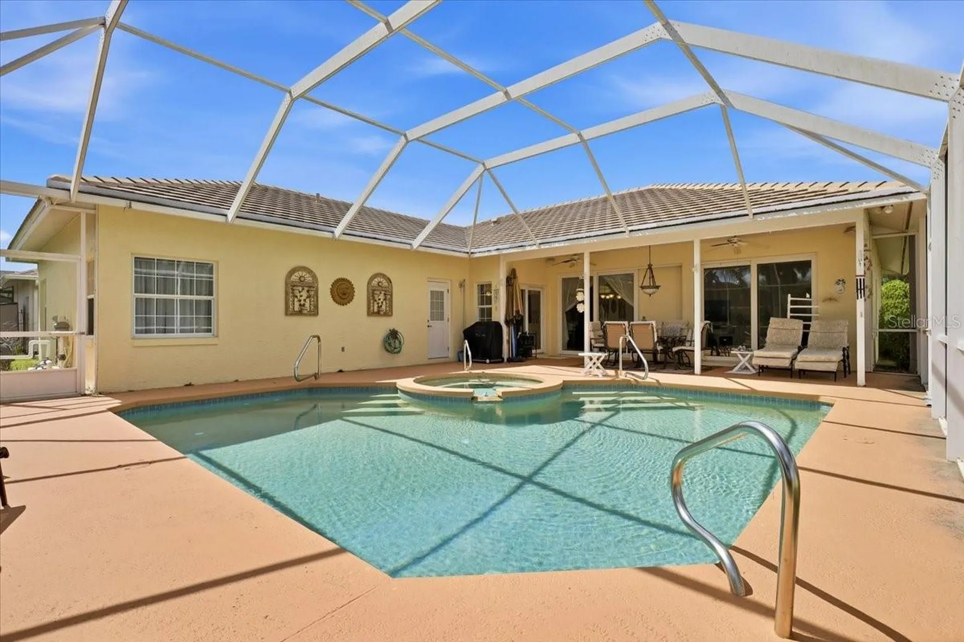 2 Carlson Lane Palm Coast FL 32137