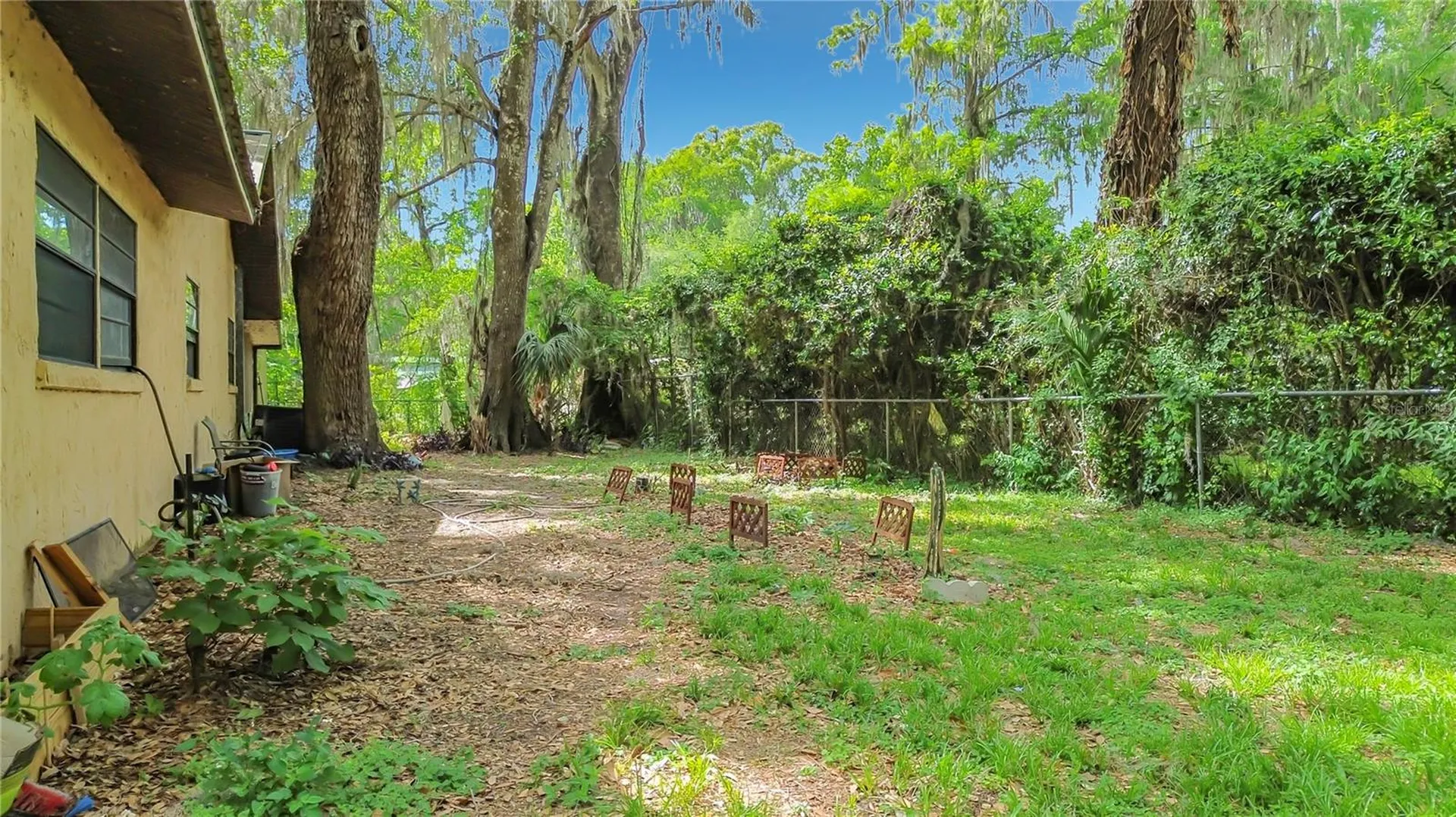 2548 Cr 422 Lake Panasoffkee FL 33538