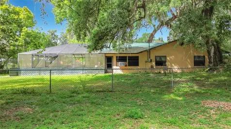 2548 Cr 422 Lake Panasoffkee FL 33538
