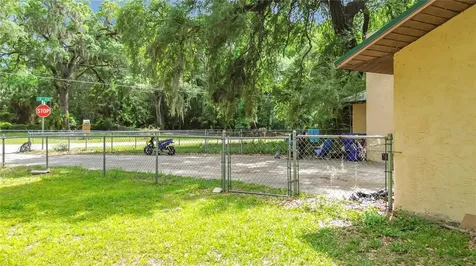 2548 Cr 422 Lake Panasoffkee FL 33538