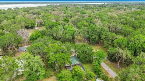 2548 Cr 422 Lake Panasoffkee FL 33538