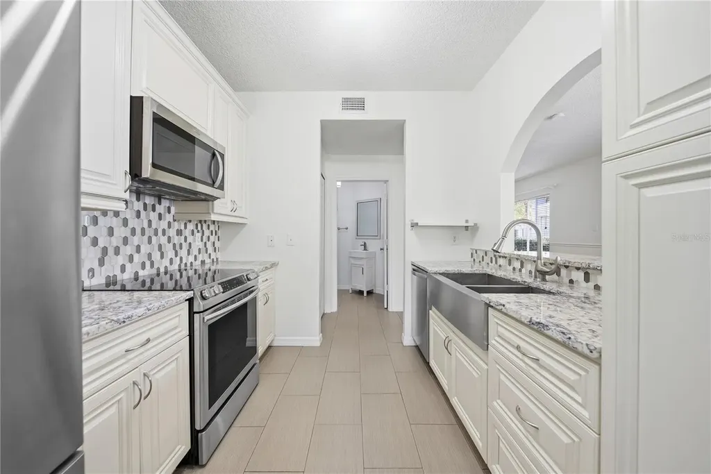18117 Paradise Point Drive Tampa FL 33647