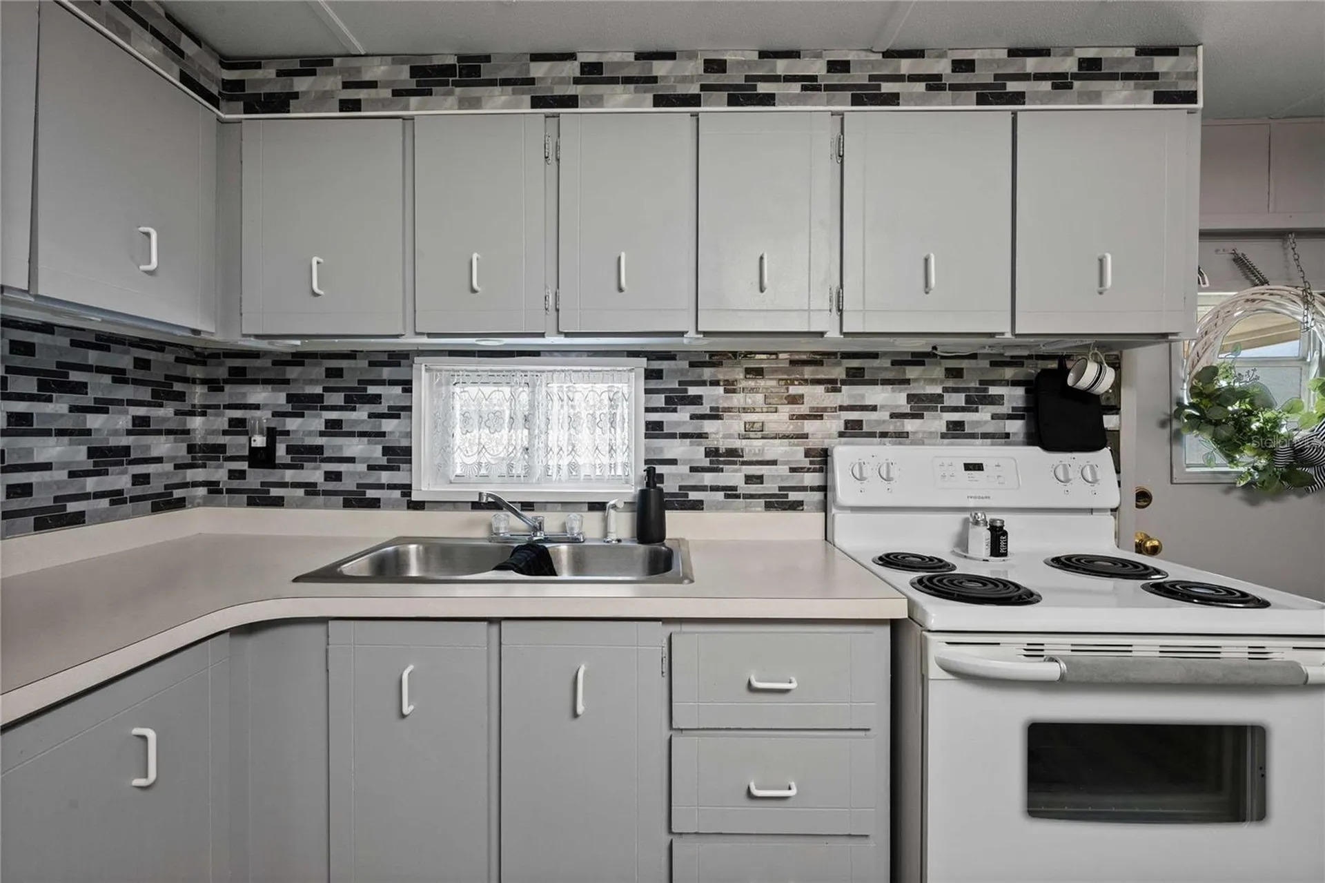 37135 Sandra Avenue Zephyrhills FL 33542