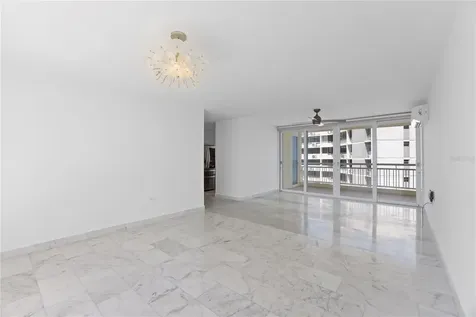 6 Carrion Court Street San Juan PR 00911