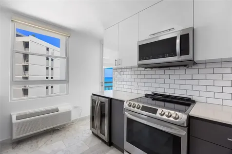 6 Carrion Court Street San Juan PR 00911