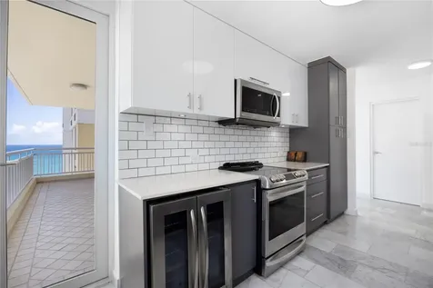 6 Carrion Court Street San Juan PR 00911