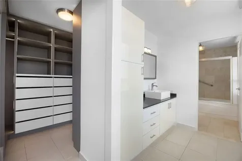 6 Carrion Court Street San Juan PR 00911