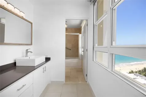 6 Carrion Court Street San Juan PR 00911