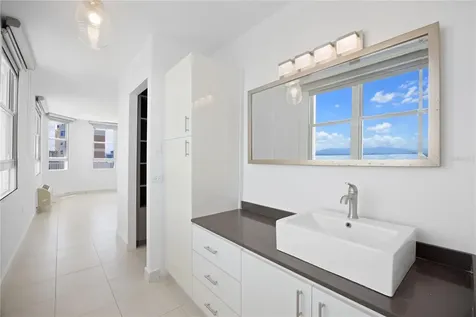 6 Carrion Court Street San Juan PR 00911