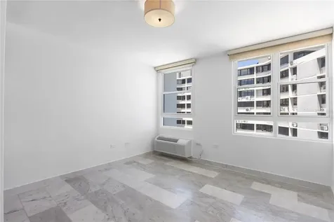 6 Carrion Court Street San Juan PR 00911