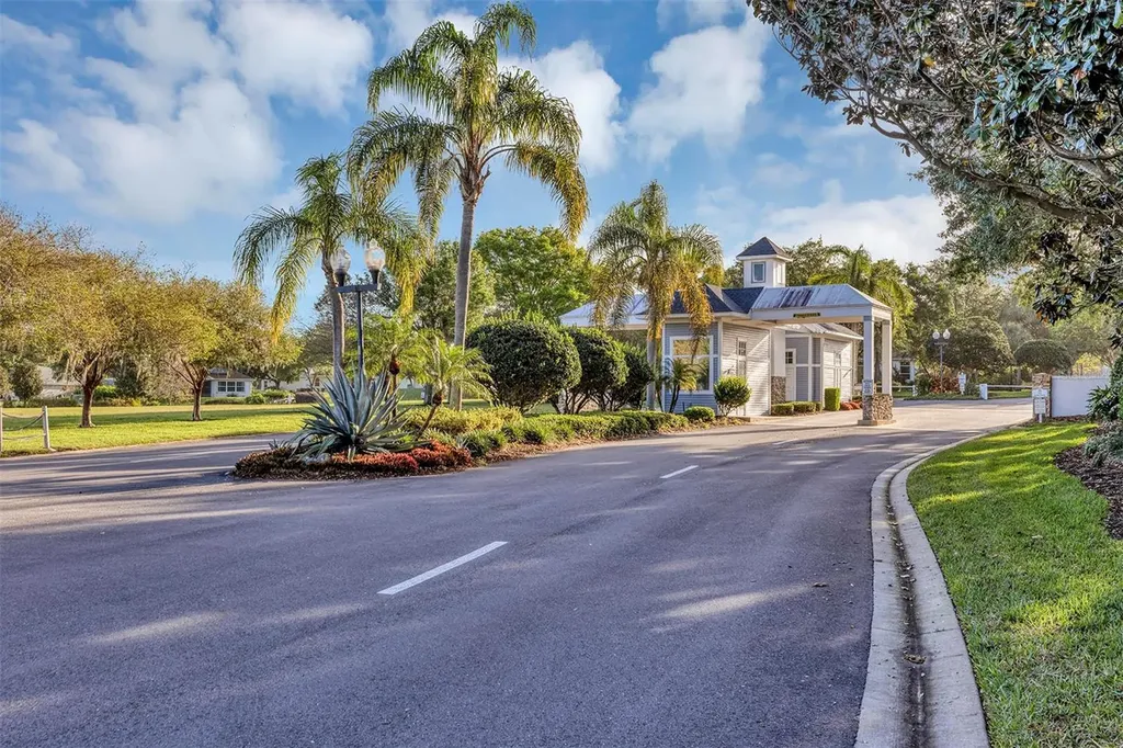 3251 Kingston Way Tavares FL 32778