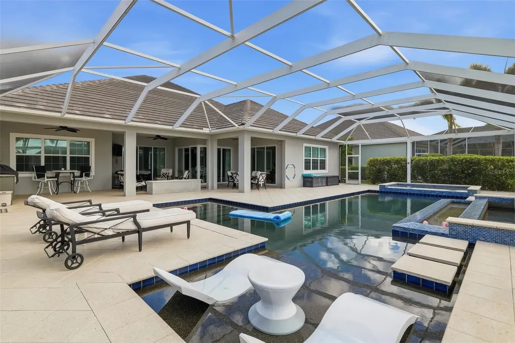 548 Regatta Way Bradenton FL 34208