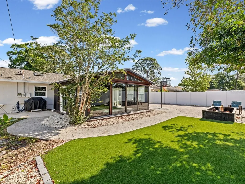 7910 W Pocahontas Avenue Tampa FL 33615