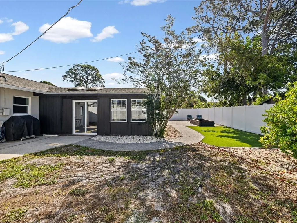 7910 W Pocahontas Avenue Tampa FL 33615