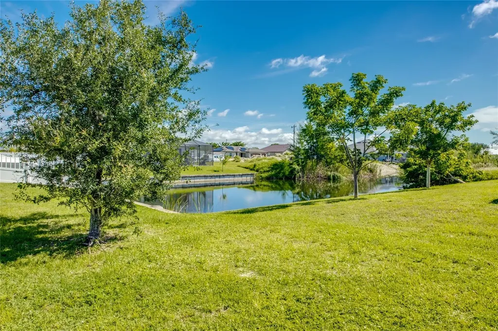 2613 SW 7th Place Cape Coral FL 33914