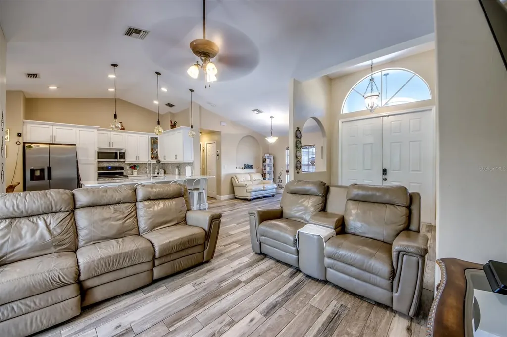 2613 SW 7th Place Cape Coral FL 33914
