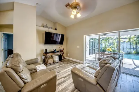 2613 SW 7th Place Cape Coral FL 33914