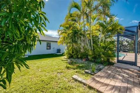 2613 SW 7th Place Cape Coral FL 33914