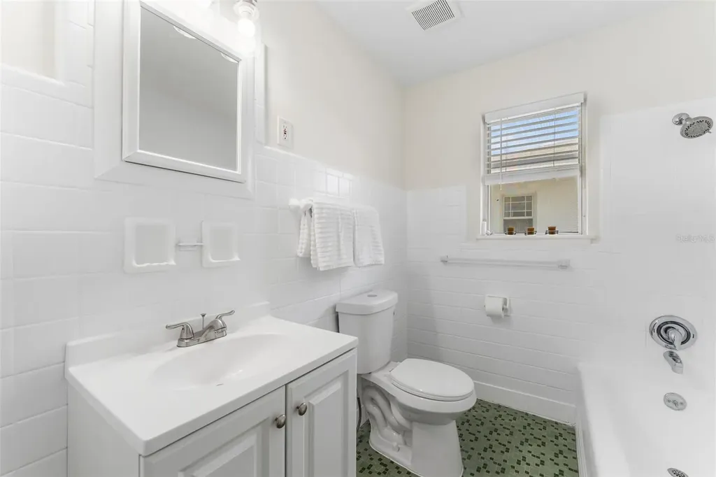 125 8th Avenue NE St Petersburg FL 33701