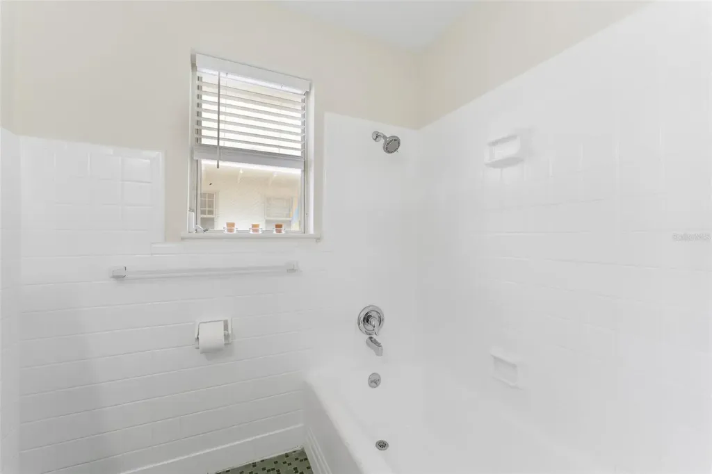 125 8th Avenue NE St Petersburg FL 33701