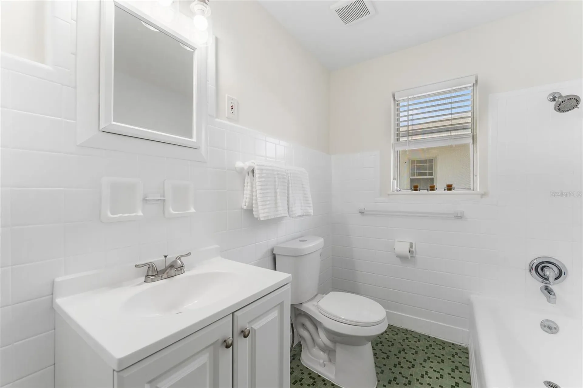 125 8th Avenue NE St Petersburg FL 33701