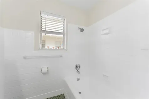 125 8th Avenue NE St Petersburg FL 33701