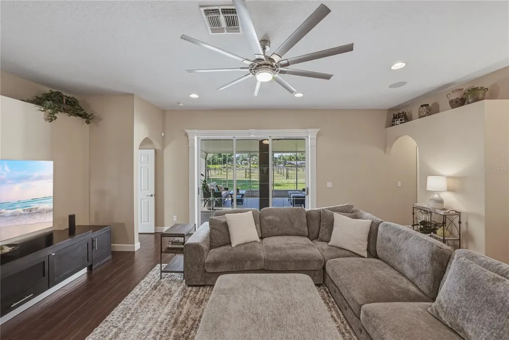 1035 Legends Pass Drive Valrico FL 33594