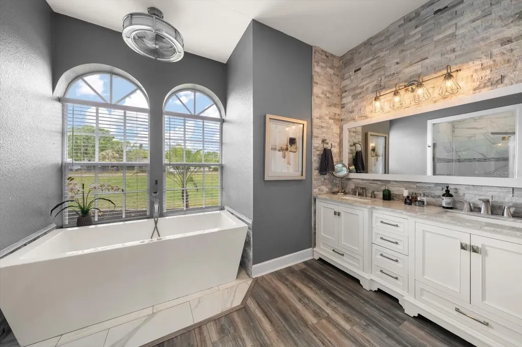 18731 Crooked Lane Lutz FL 33548