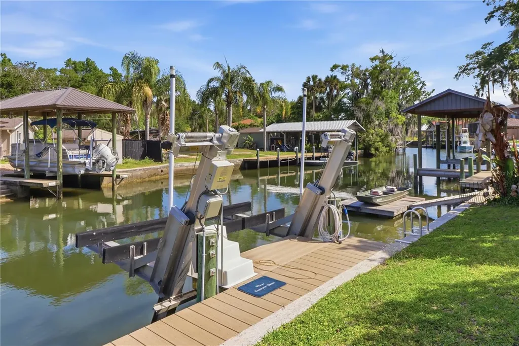 9235 W Harbor Isle Court Crystal River FL 34429