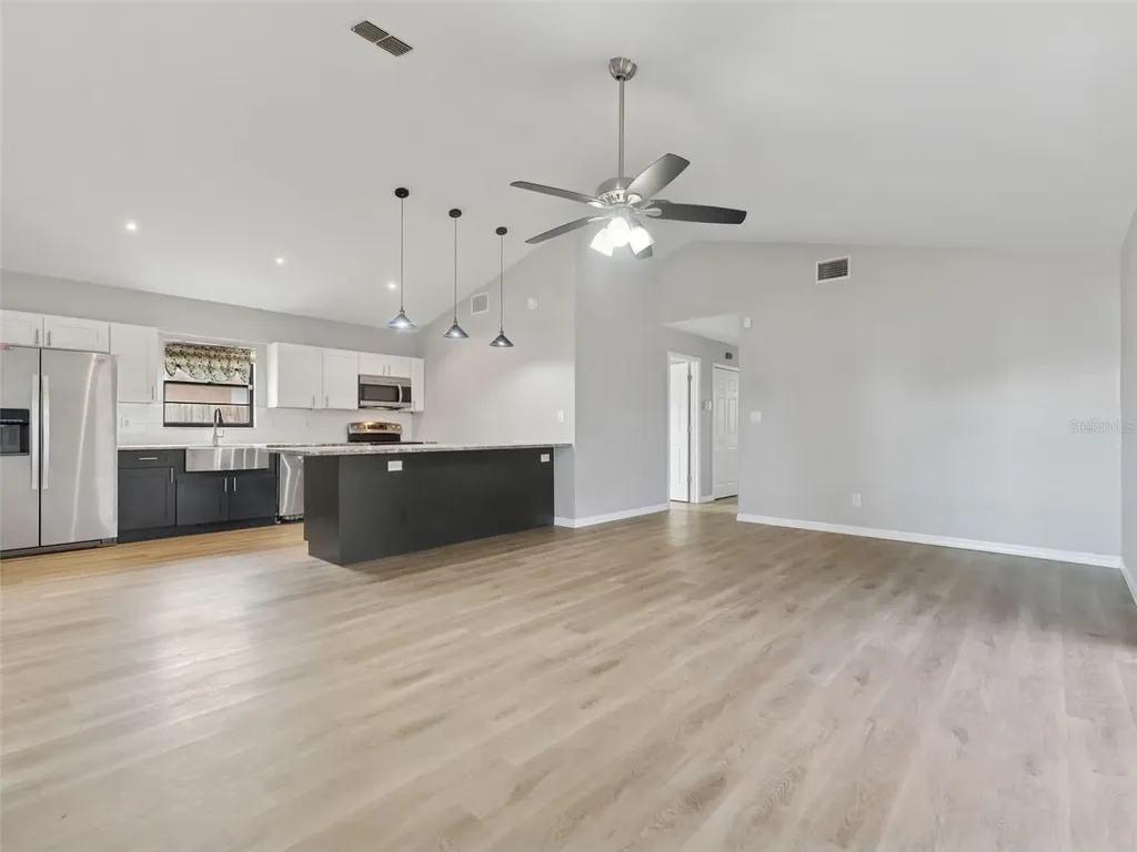 766 91st Avenue N St Petersburg FL 33702