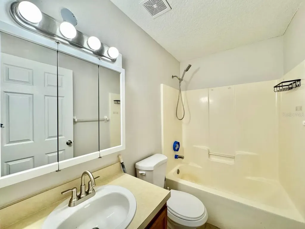 5816 Congress Street New Port Richey FL 34653