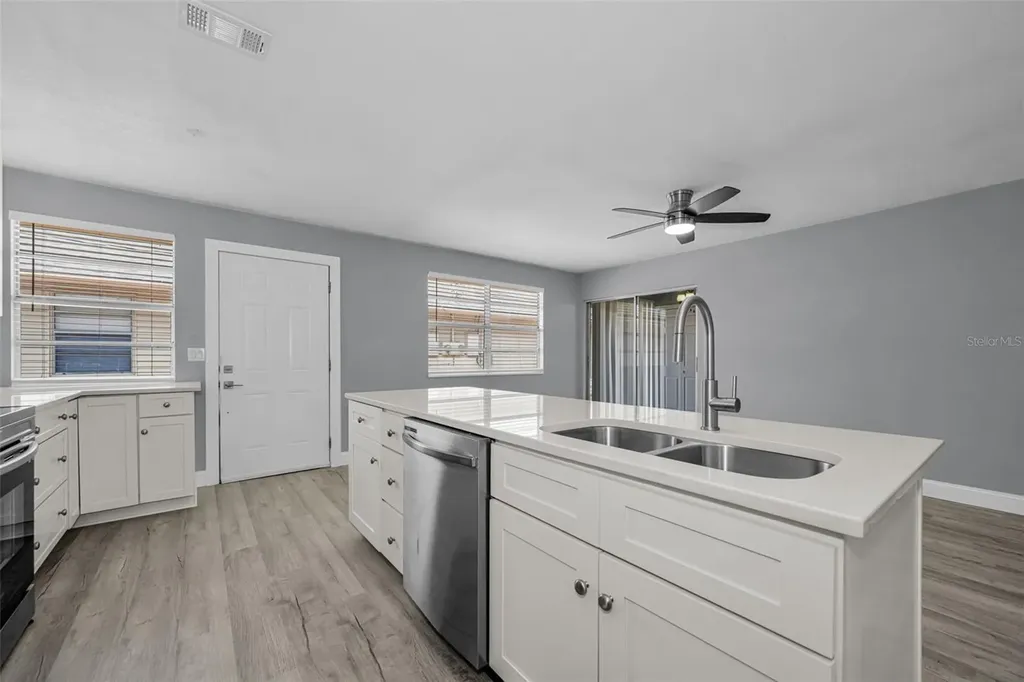 1231 Illinois Avenue Palm Harbor FL 34683