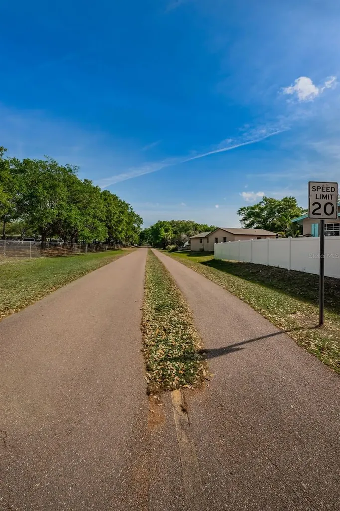 1231 Illinois Avenue Palm Harbor FL 34683