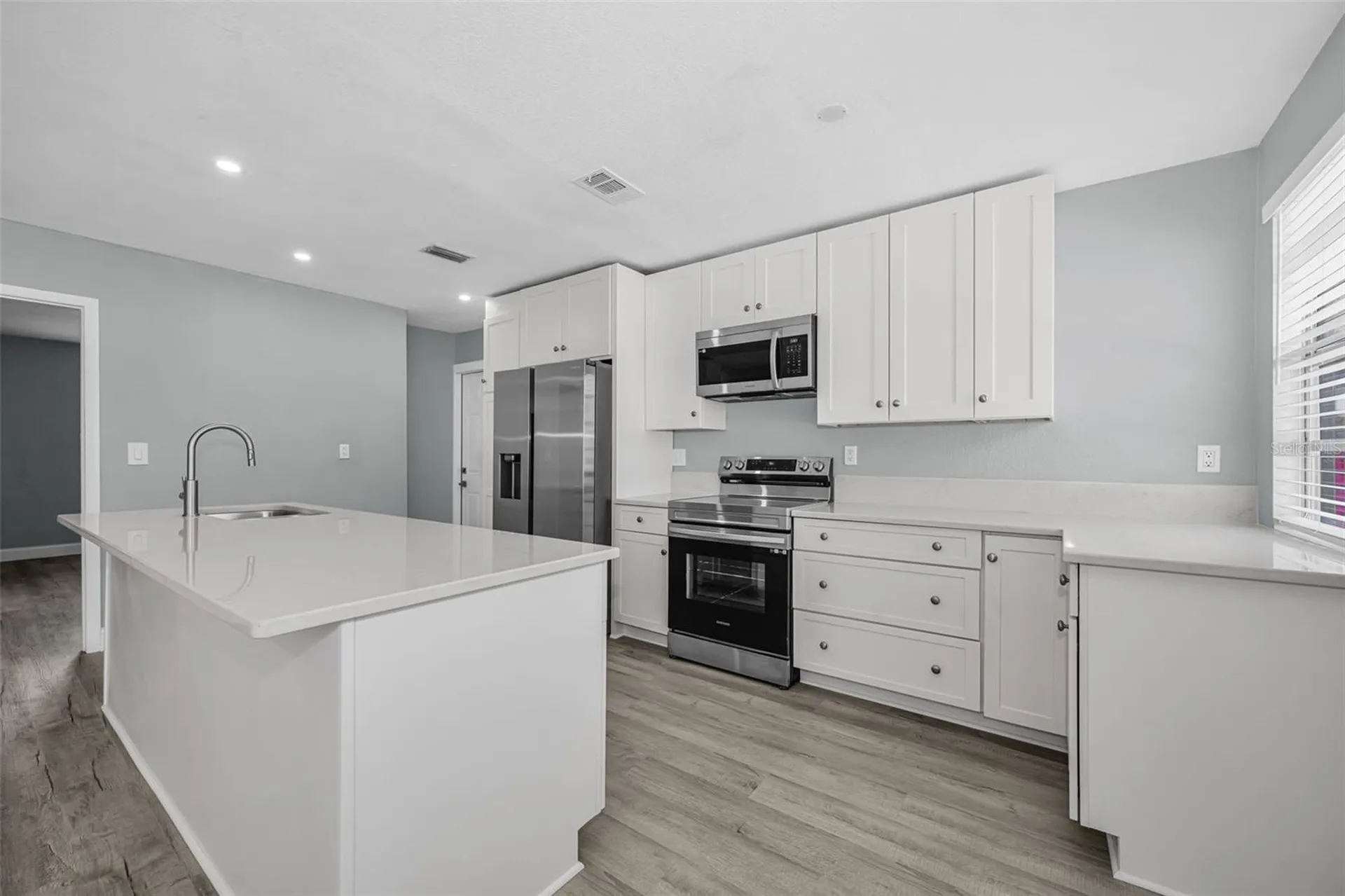 1231 Illinois Avenue Palm Harbor FL 34683