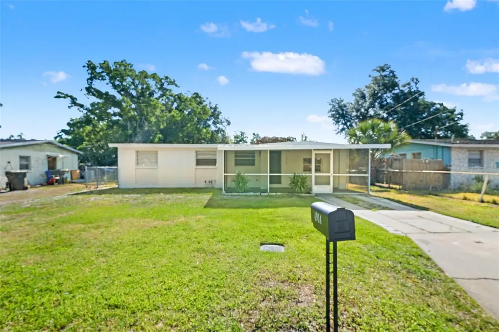 4914 S 82nd Street Tampa FL 33619