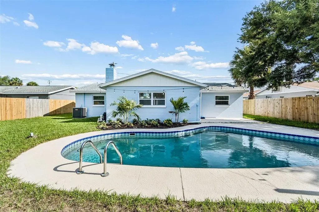 1101 54th Avenue S St Petersburg FL 33705