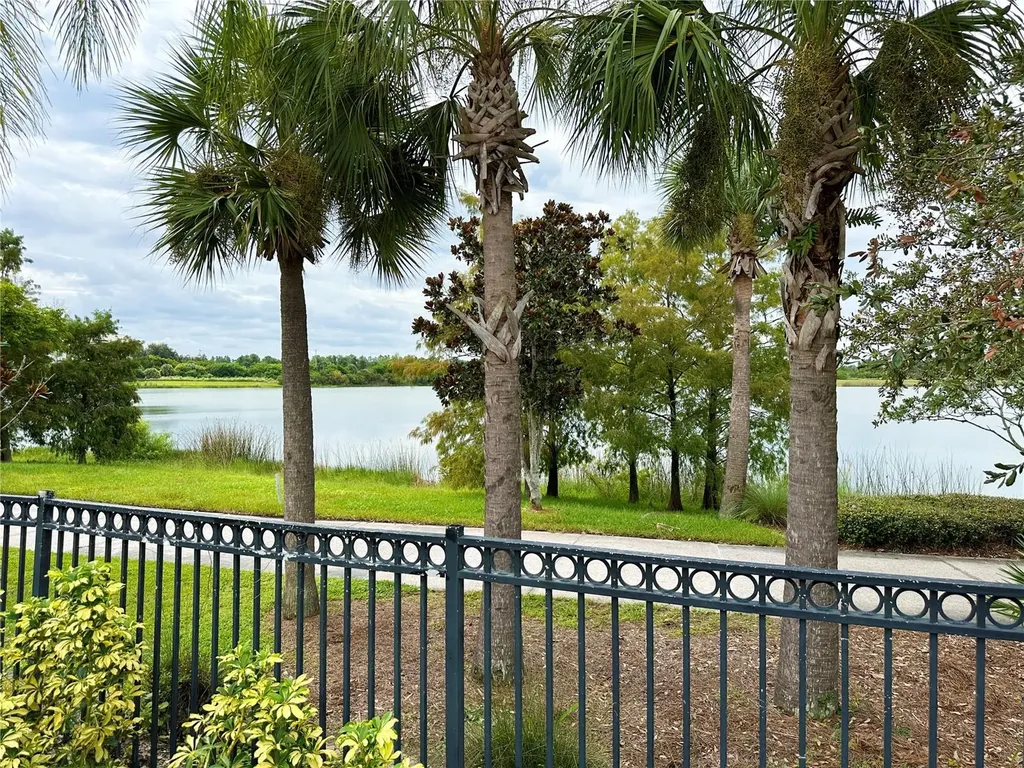 5024 Shoreway Loop Orlando FL 32819