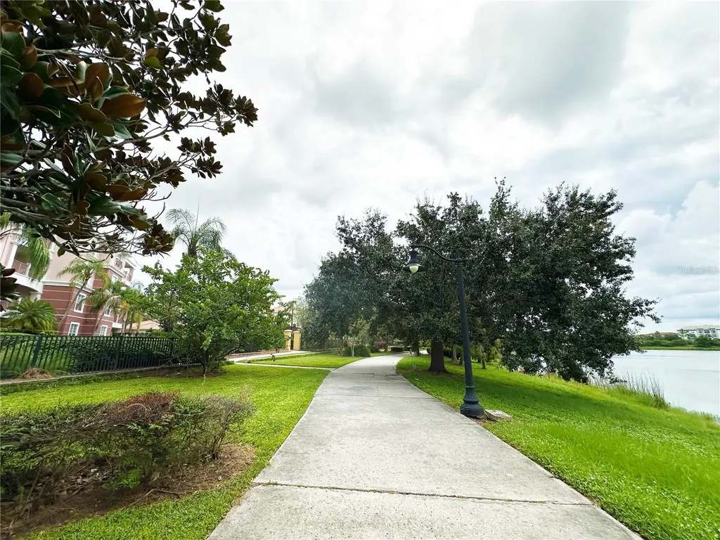 5024 Shoreway Loop Orlando FL 32819