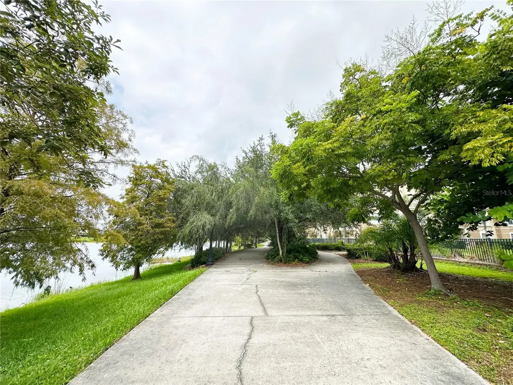 5024 Shoreway Loop Orlando FL 32819