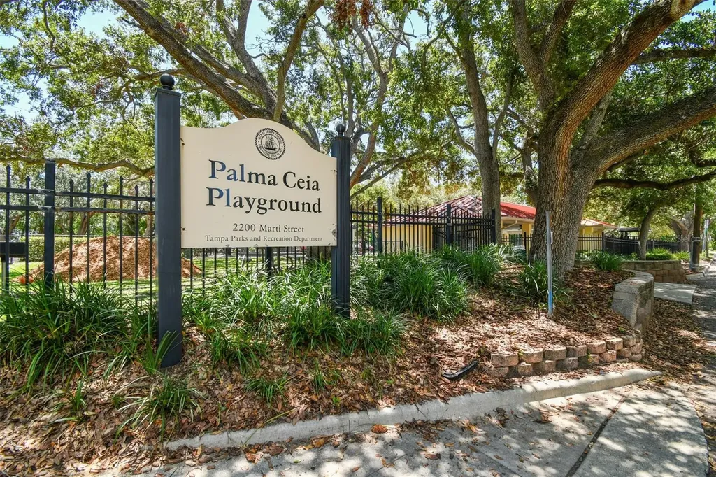 3122 W San Jose Street Tampa FL 33629