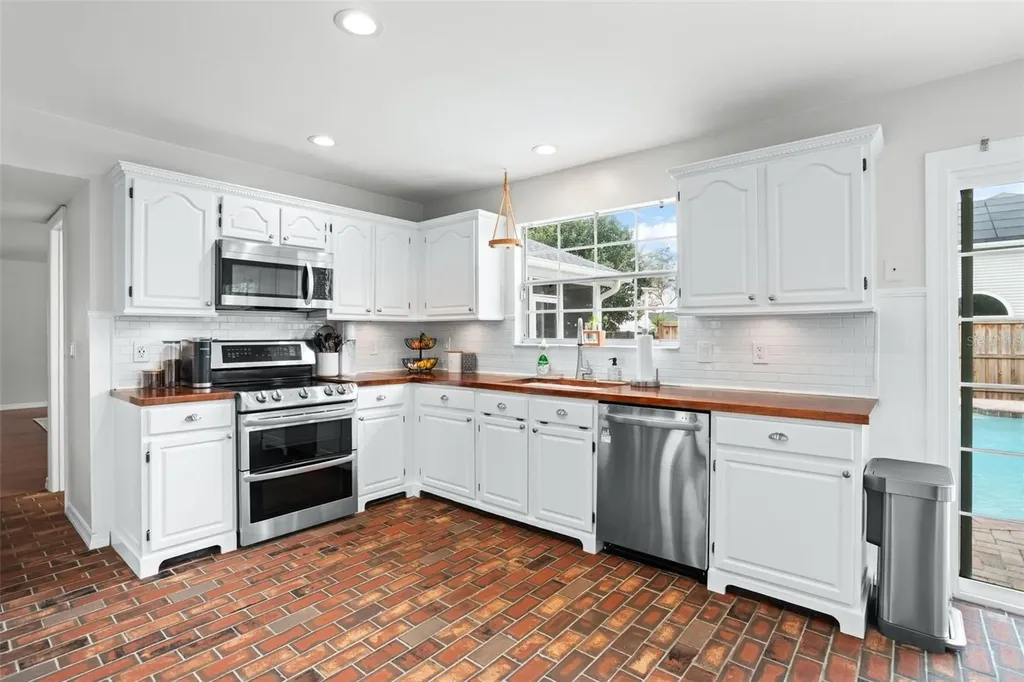 1718 Errol Woods Drive Apopka FL 32712