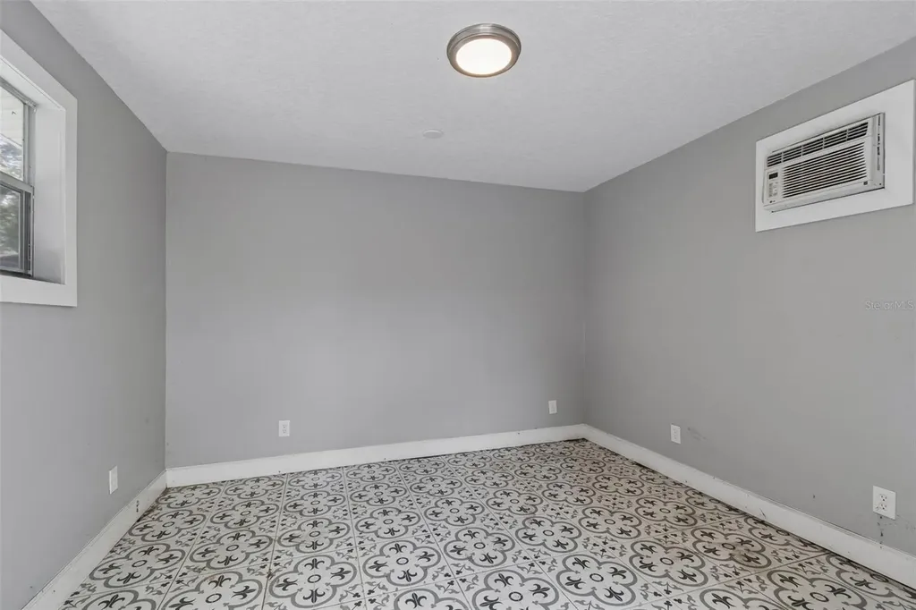 6443 31st Street N St Petersburg FL 33702
