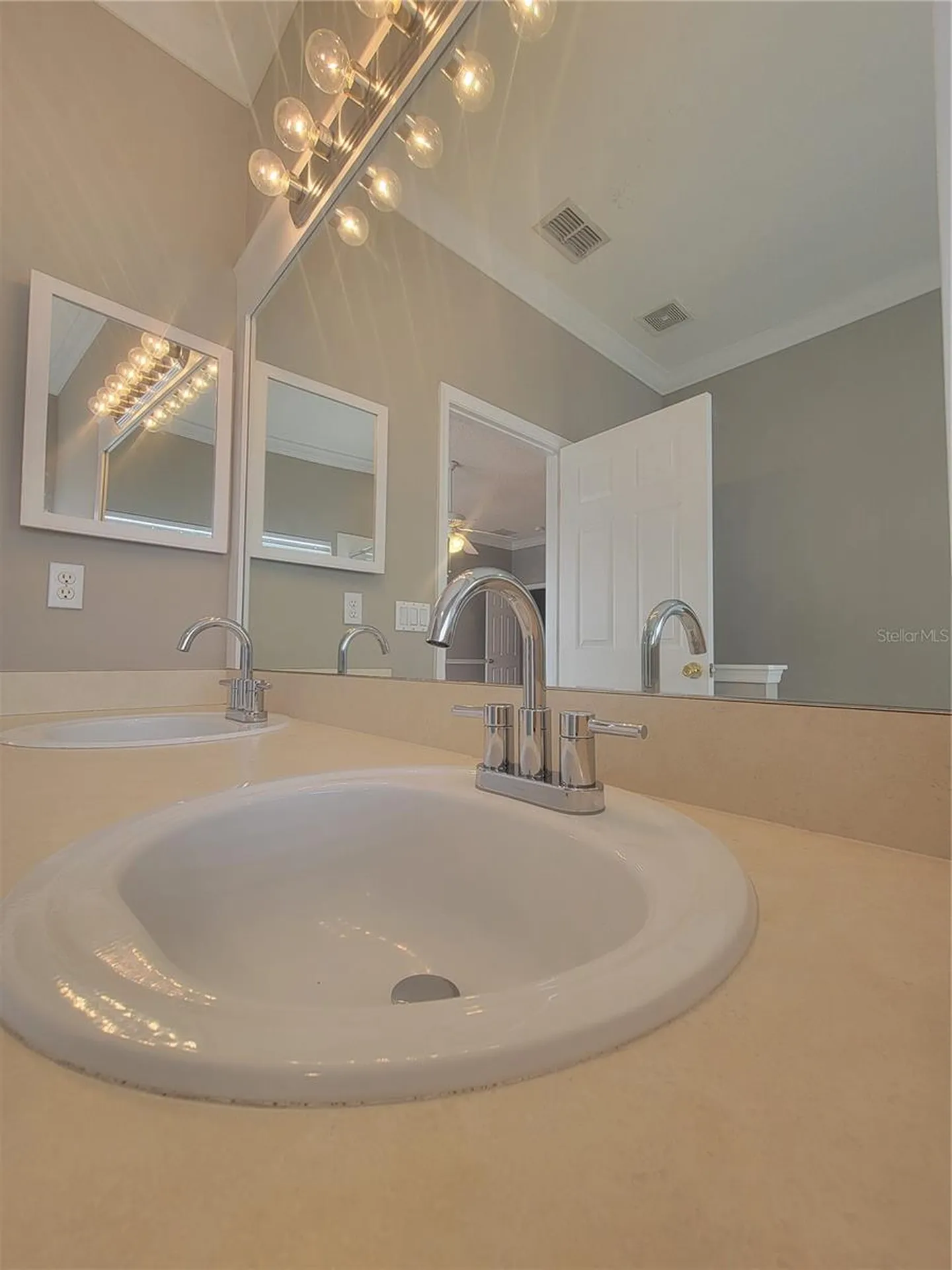 9724 Myrtle Creek Lane Orlando FL 32832
